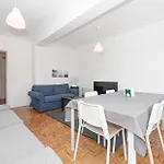 Houze Spacious Near Marques De Pombal Apartman